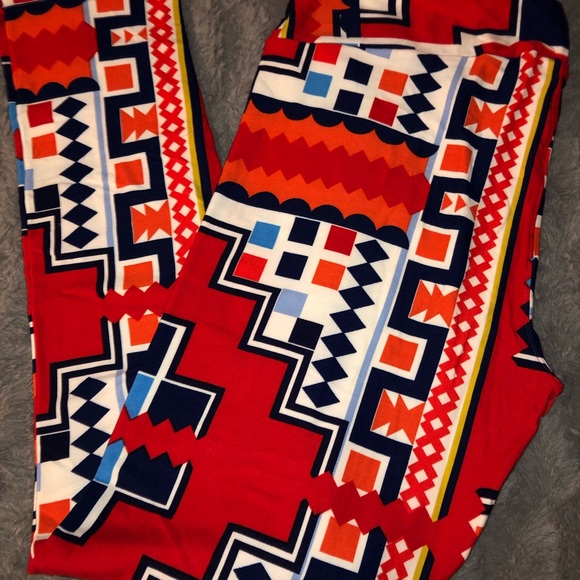 LuLaRoe Tall and Curvy Leggings - Picture 2 of 4